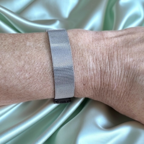 Rustic Cuff Silver tone Metal Mesh Bracelet - Picture 2 of 7